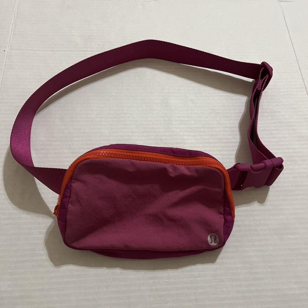 Original OG LULULEMON Everywhere Belt Bag Pink Lychee Raspberry PLYC/RIPR - Picture 3 of 10